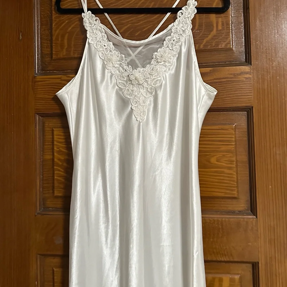 Vintage White Satin Slip Chemise with Lace V-Neck - Picture 6 of 10